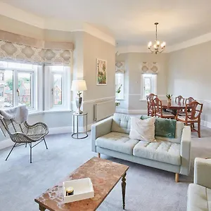 https://host-stay-the-old-post-office-saltburn.yorkshirehotels.net