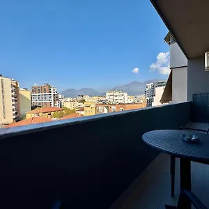 https://new-bazaar-cozy-apartment-on-a-very-secure-building.albaniahotels.org